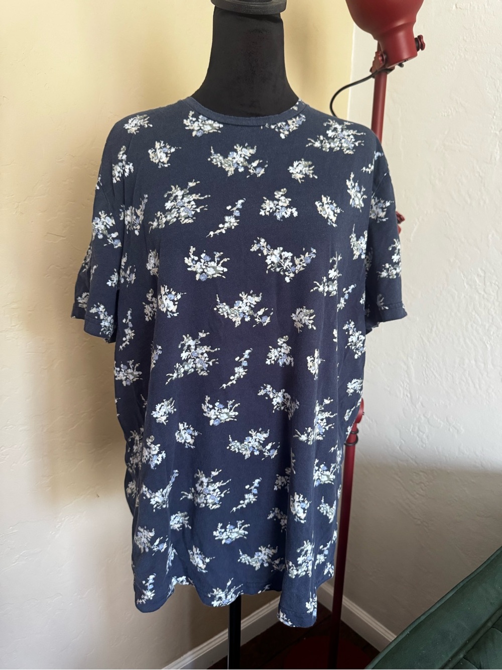 Abercrombie & Fitch Navy Floral Short-Sleeve Tee